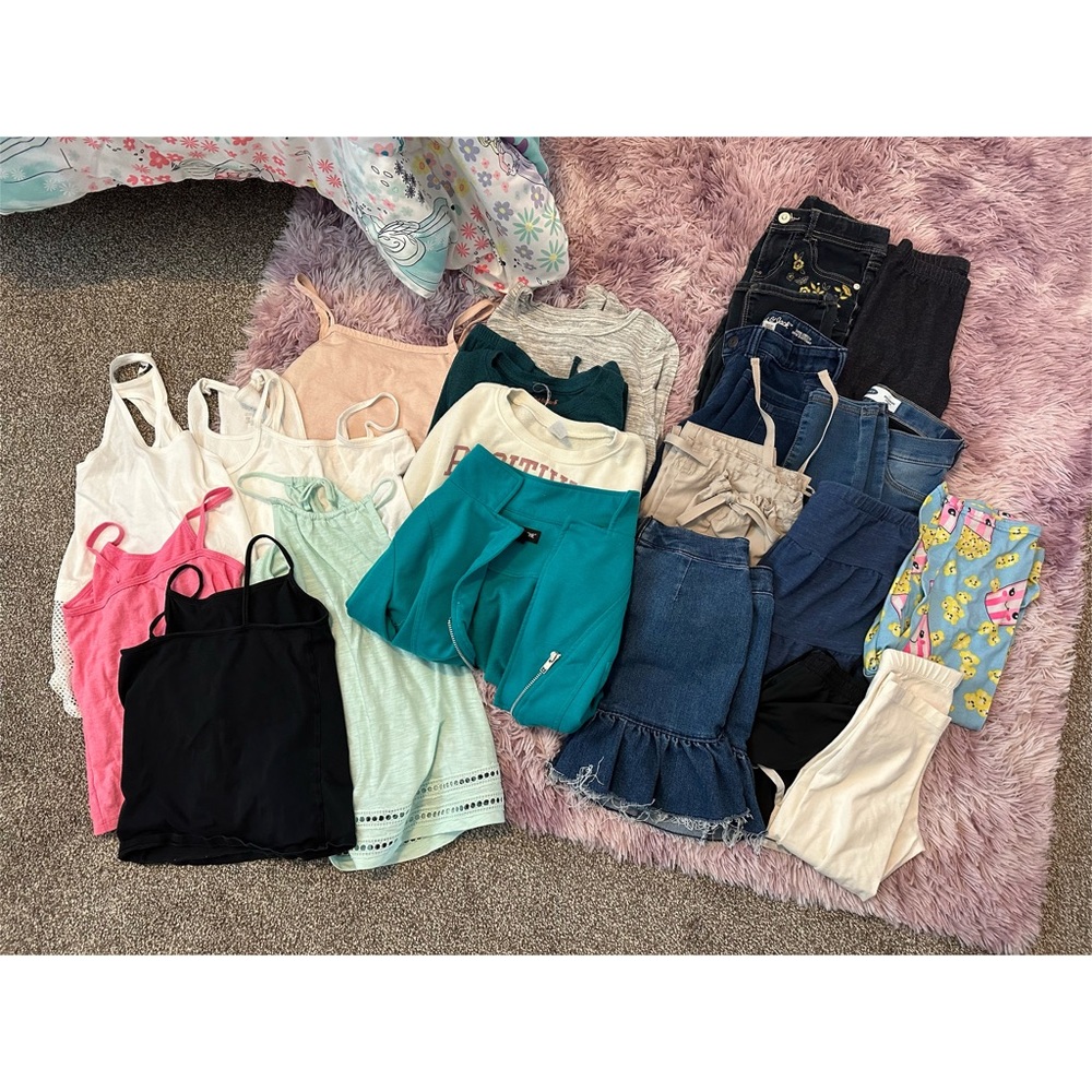 Girl clothes bundle (7/8)